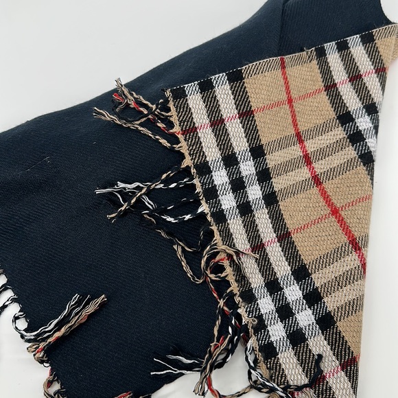 Burberry Cashmere Scarf - Picture 3 of 5